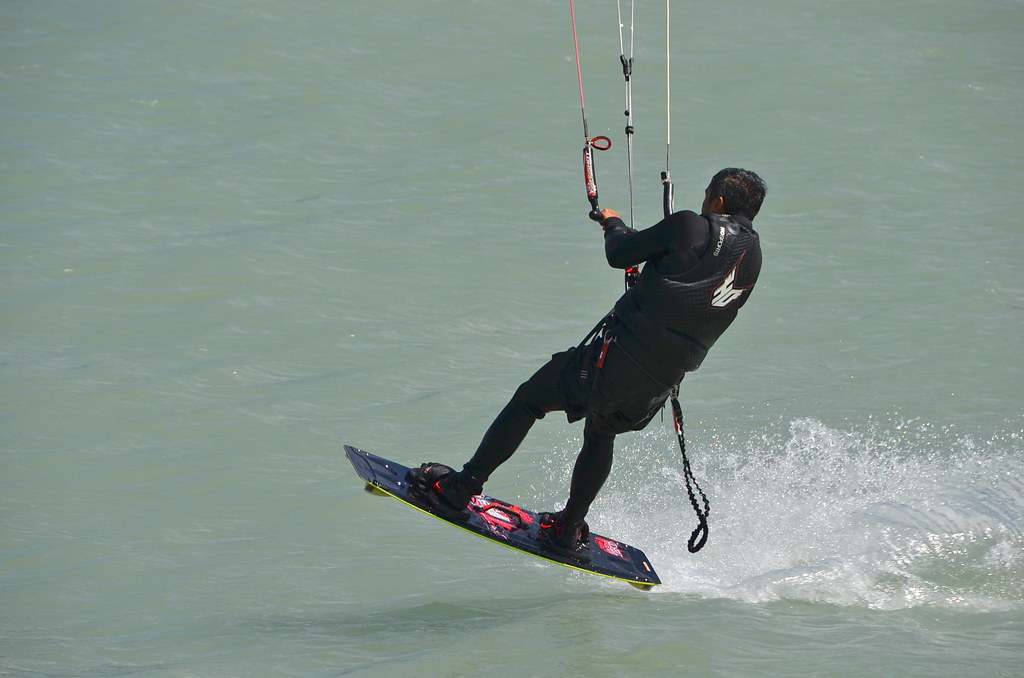 DSC_0891 Kiteboarding/kitesurfing on the Squamish Spit, Sq… Flickr