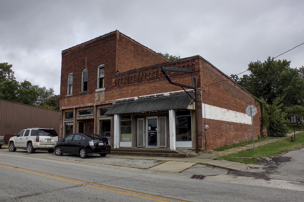 Creal Springs, IL 01 This old building is a Mesker … Flickr