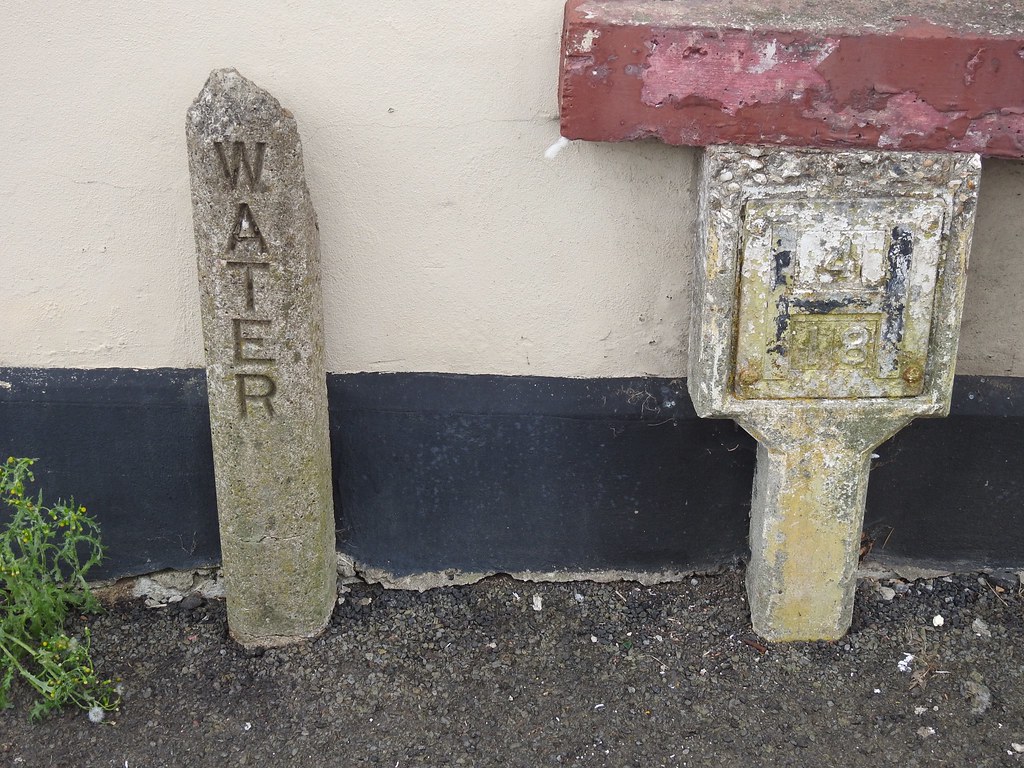 Water Marker & Fire Hydrant Sign, King Street, Blaenavon, … Flickr