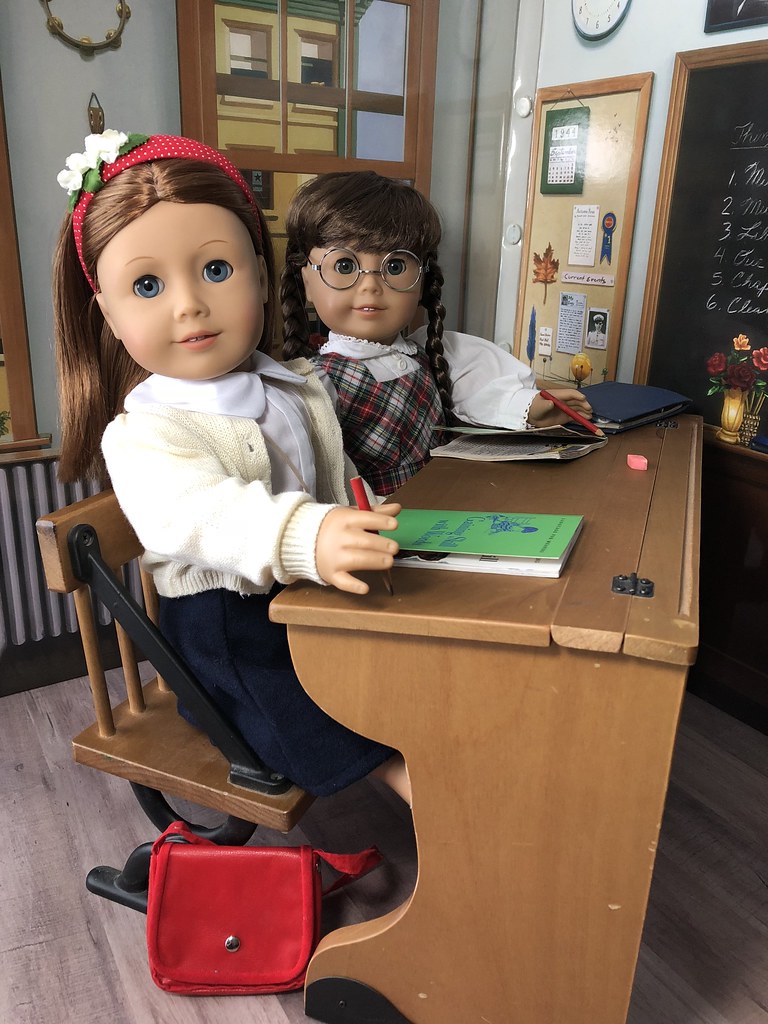 Back to work American Girl Molly and Emily dolls (WWII era… Flickr
