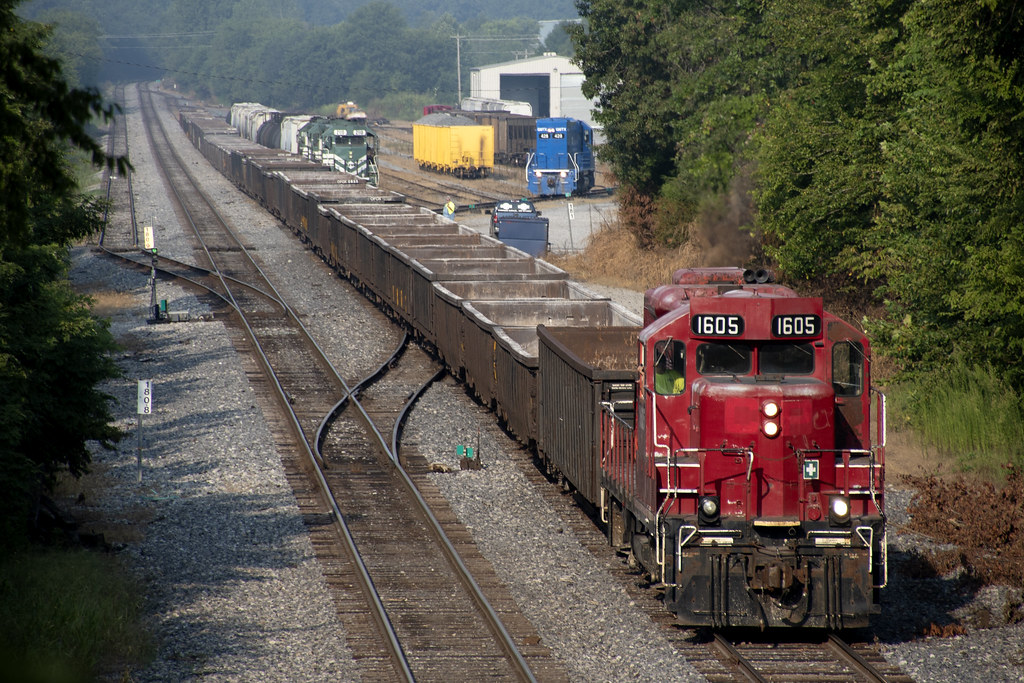 Salida y puesta de sol de Waterfall cave, Dawson Springs, Kentucky, EE. UU.