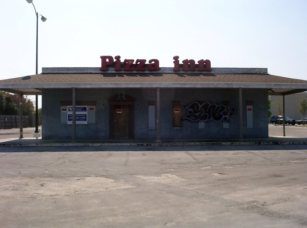 Old Pizza Inn Building New Update When teens and other p… Flickr