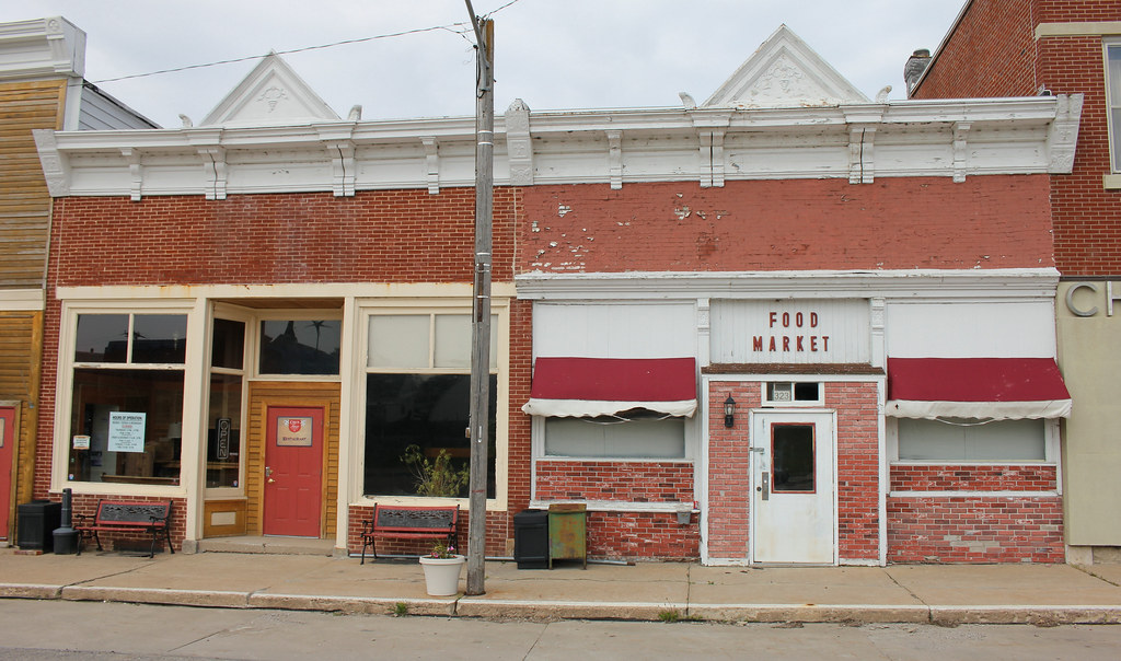 Downtown Block Clutier, IA Tom McLaughlin Flickr