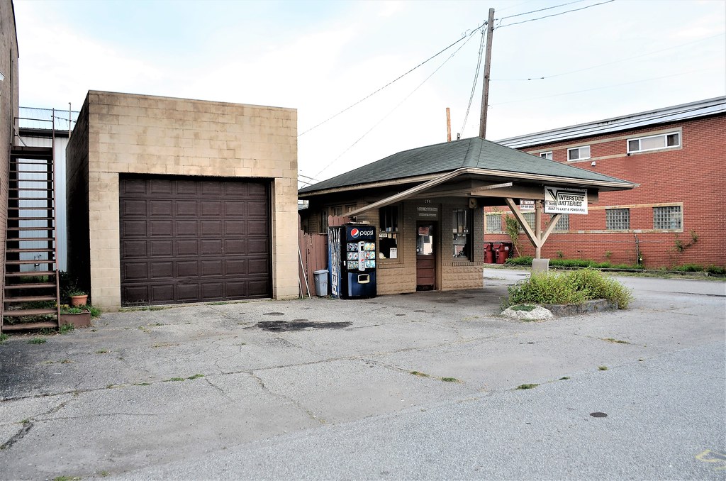 Kentucky, Greenup, Gas Station Earl Leatherberry Flickr