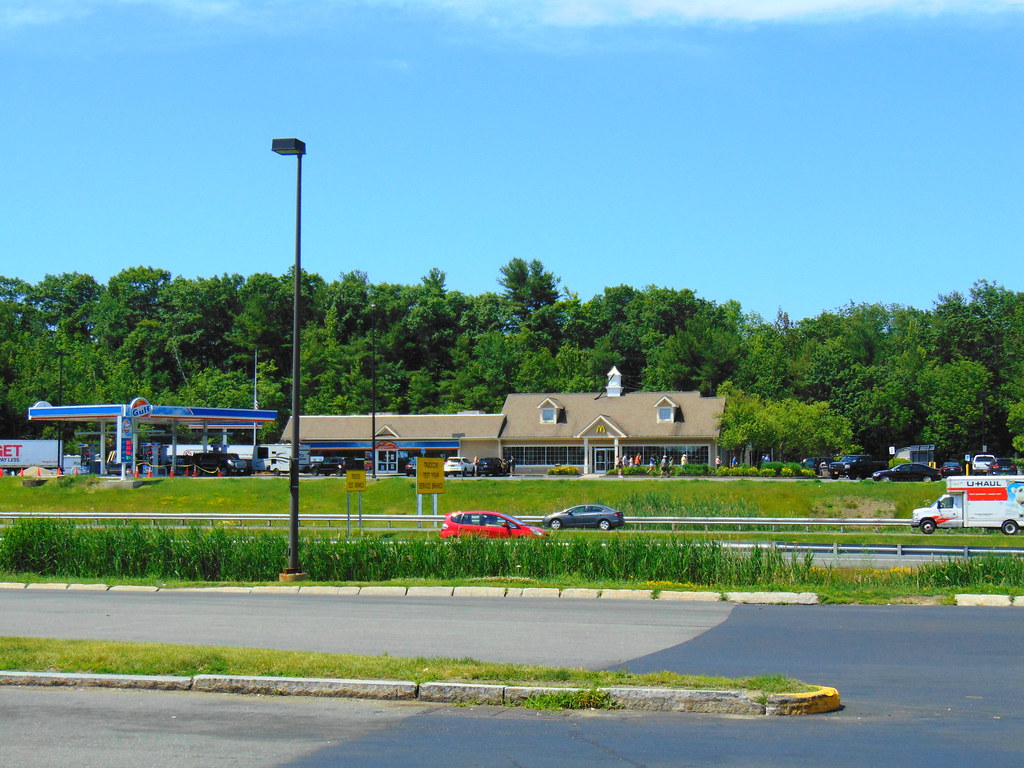 East Blandford Plaza (Blandford, Massachusetts) JJBers Flickr
