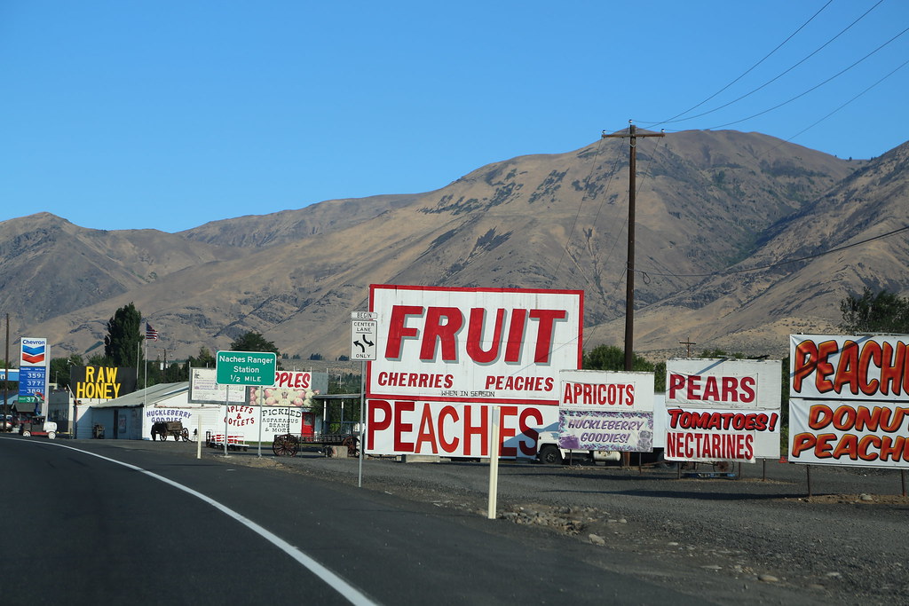 0U1A0900 Yakima WA fruit stands Colin Miller Flickr