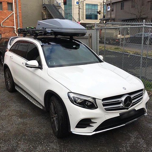 Mercedes GLC with thule WingBar roof racks, thule Tourin… Flickr