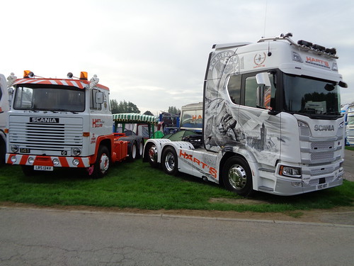 Hart's Haulage two V8 scania's. LRS 124V & V80 HRT. | Flickr