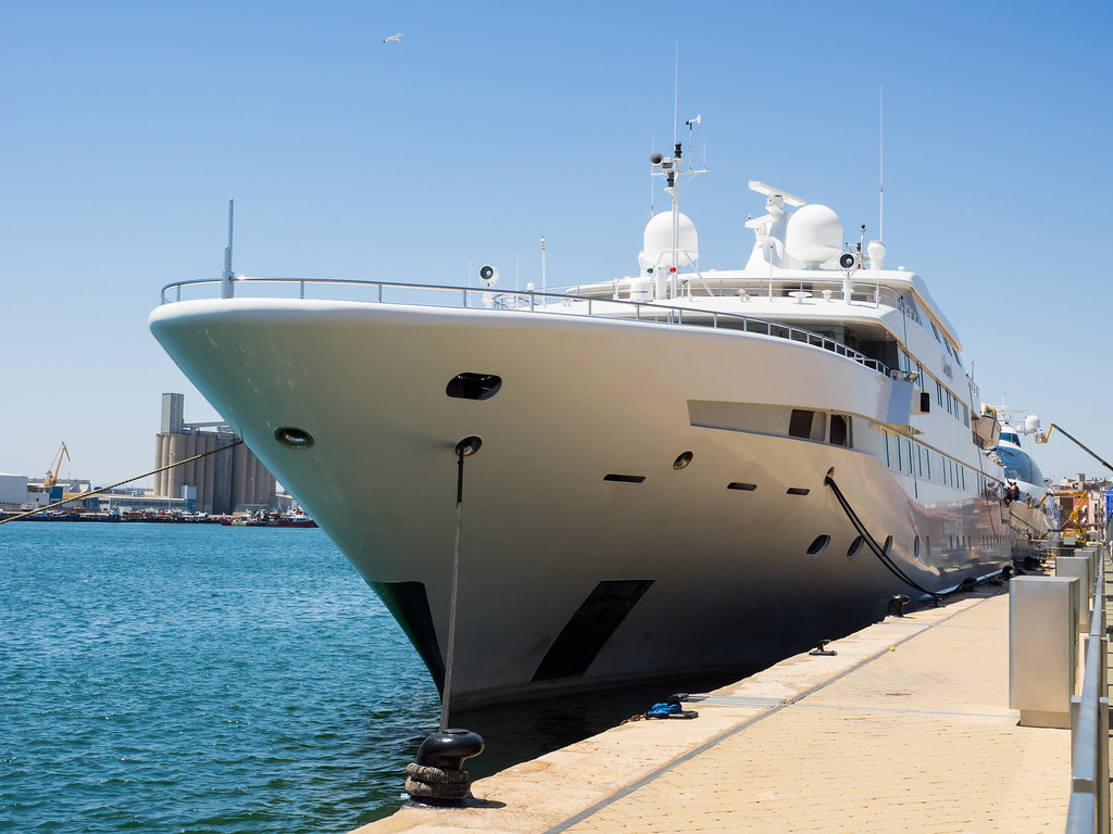 LAUREN L Por Marina Tarraco, Tarragona. Yacht IMO 9246827… Flickr