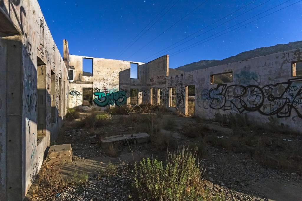 Ruins of the Buckman Springs Lithia Water bottling plant along Old