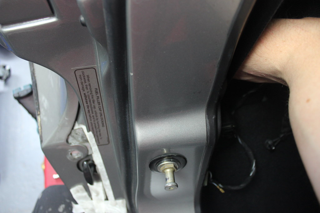 S1 Elise Engine Cover / Boot Release Cable Repair