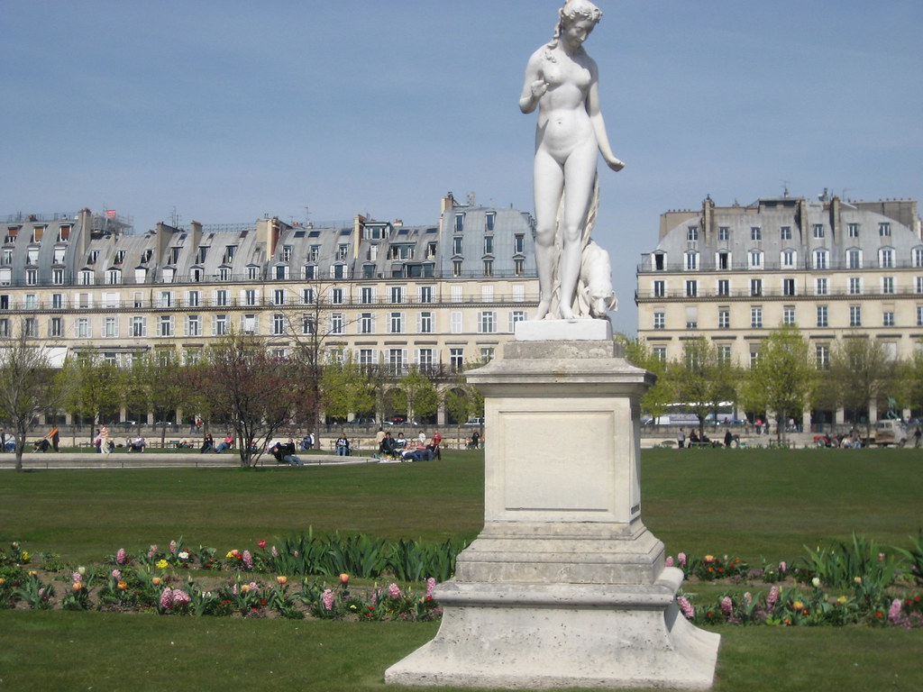 Statue in the Jardin des Tuileries Statue in the Jardin de… Flickr