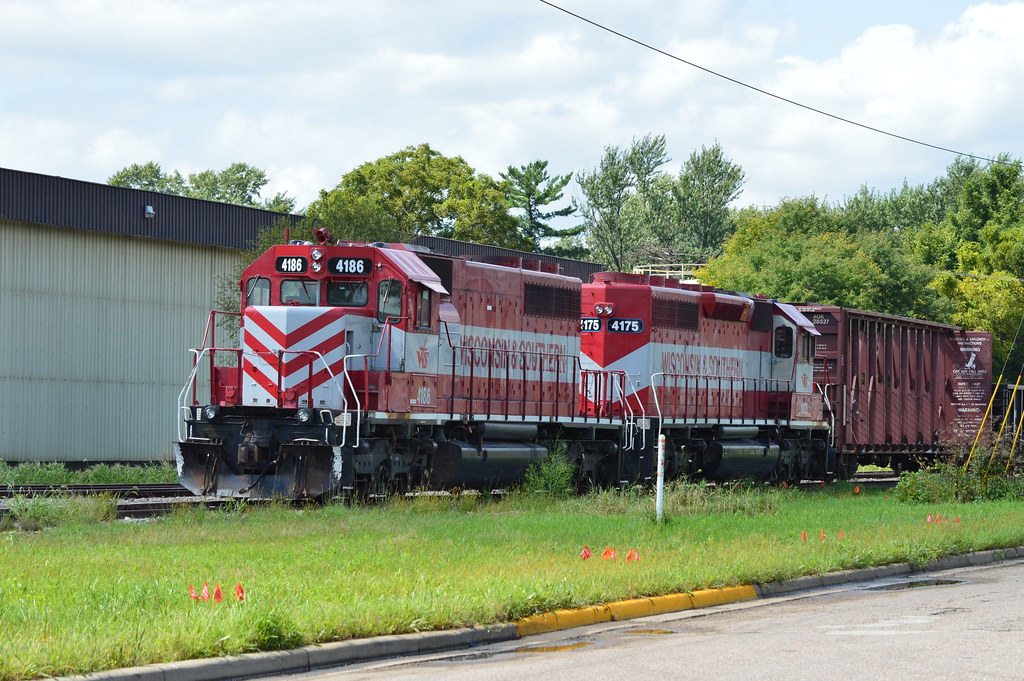 Tied down in Reedsburg, WI WSOR job tied down in Reedsburg… Flickr