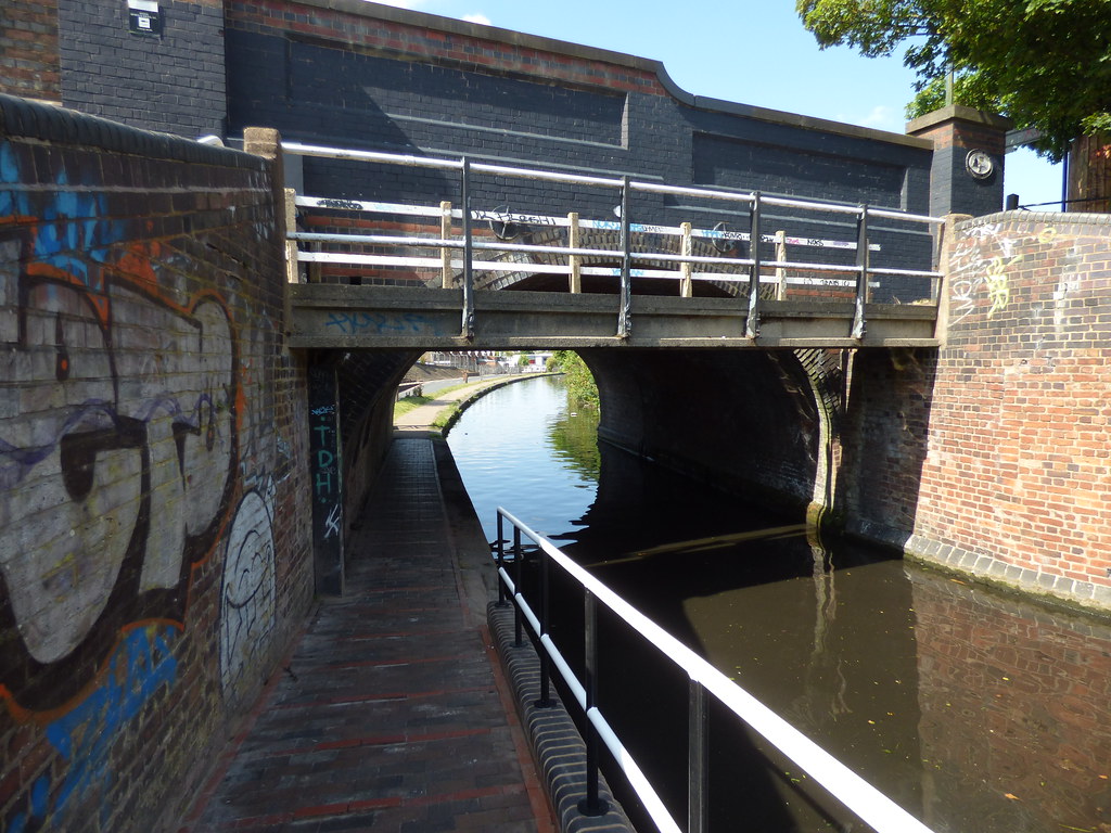 Worcester & Birmingham Canal Stirchley to Bournville Pershore Road