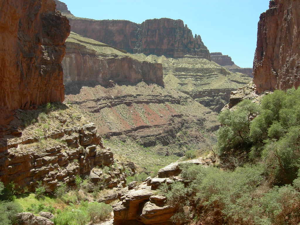 Grand Canyon Ribbon Falls View climbing up to area behind the falls