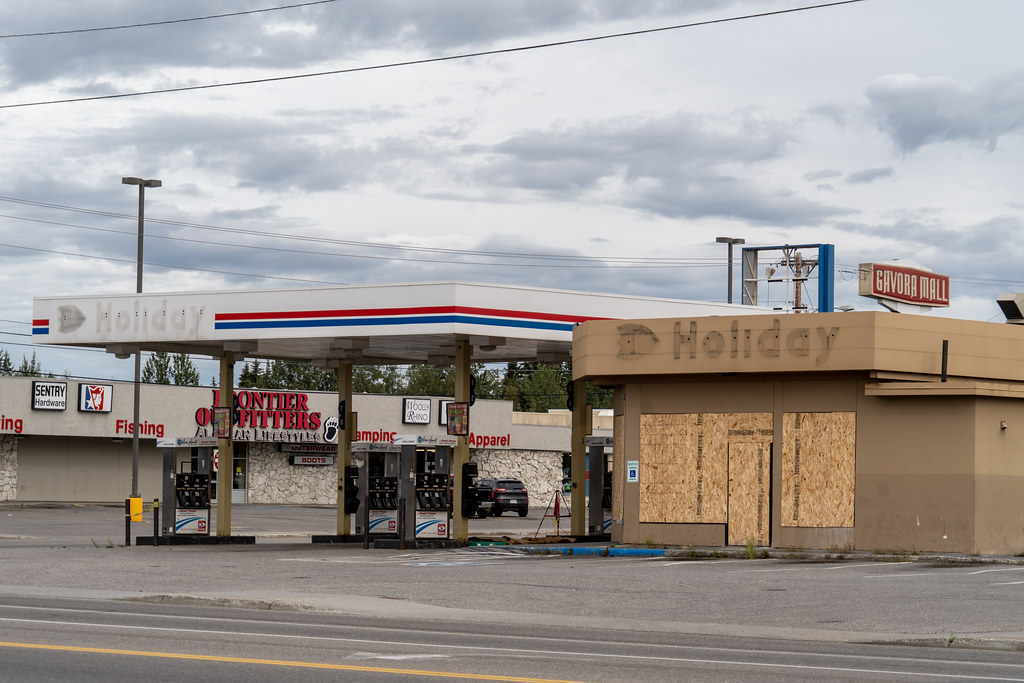 Abandoned Holiday Gas Station Store Fairbanks, AK Flickr