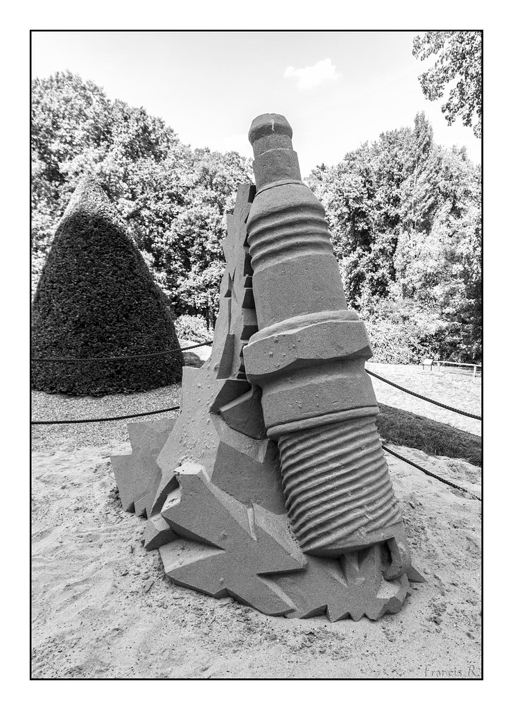 La bougie (The candle) concours international de sculpture… Flickr