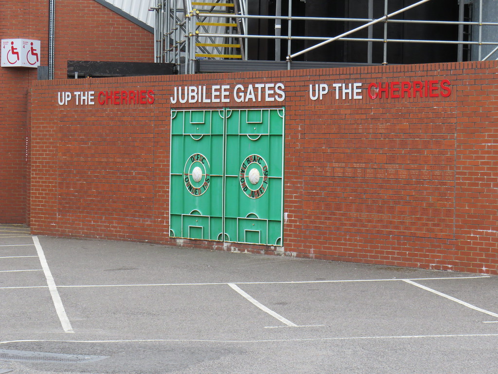 Jubilee Gates Up The Cherries! Paranoid from suffolk