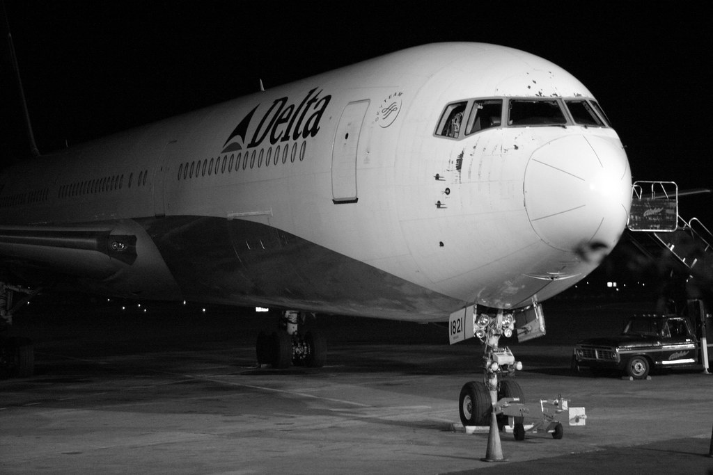 hawaii kona airport delta flight 344 3 Alan Cressler Flickr