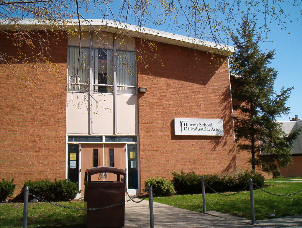St. Brendan's Entrance of the former St. Brendan's School,… Flickr