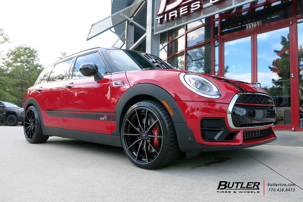 Mini Cooper with 19in Savin SVF1 Wheels and Michelin Pilot Sport 4s