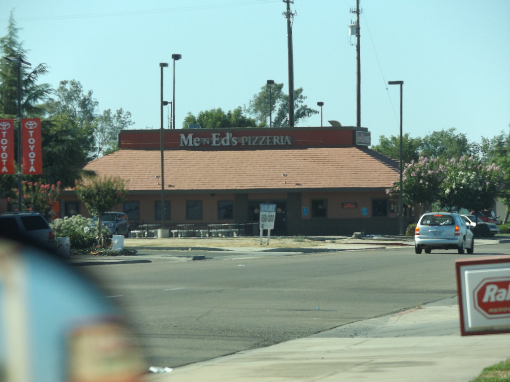 Me & Ed's Pizza Selma, CA Me & Ed's Pizza 3165 S. Highland… Flickr