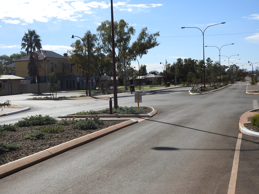 DSCN8046 The very neat centre of LavertonI Shop ,1 pub a… Flickr