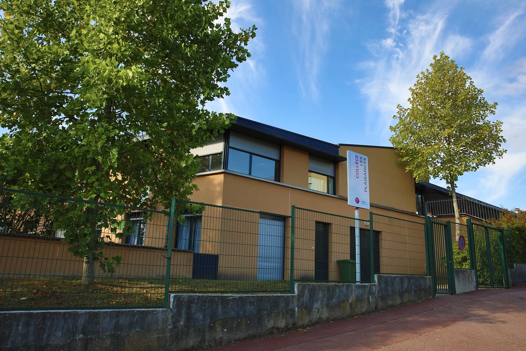 Les enfants du patrimoine au collège "Les plaisances" de Mantesla