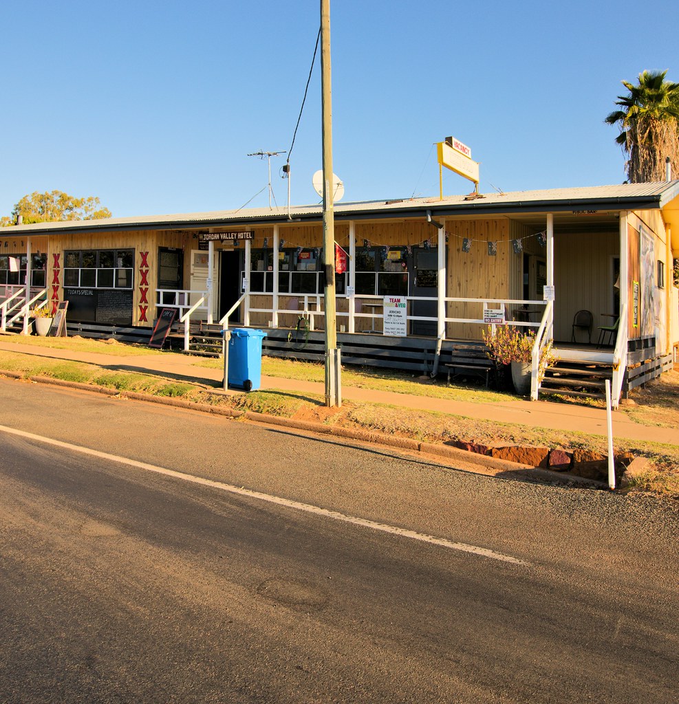 JORDAN VALLEY HOTEL Jericho, Queensland. 16th man Flickr