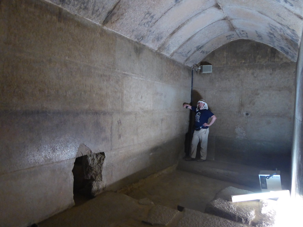 The Tombs Photos Menkaure Burial Giza kolpaper