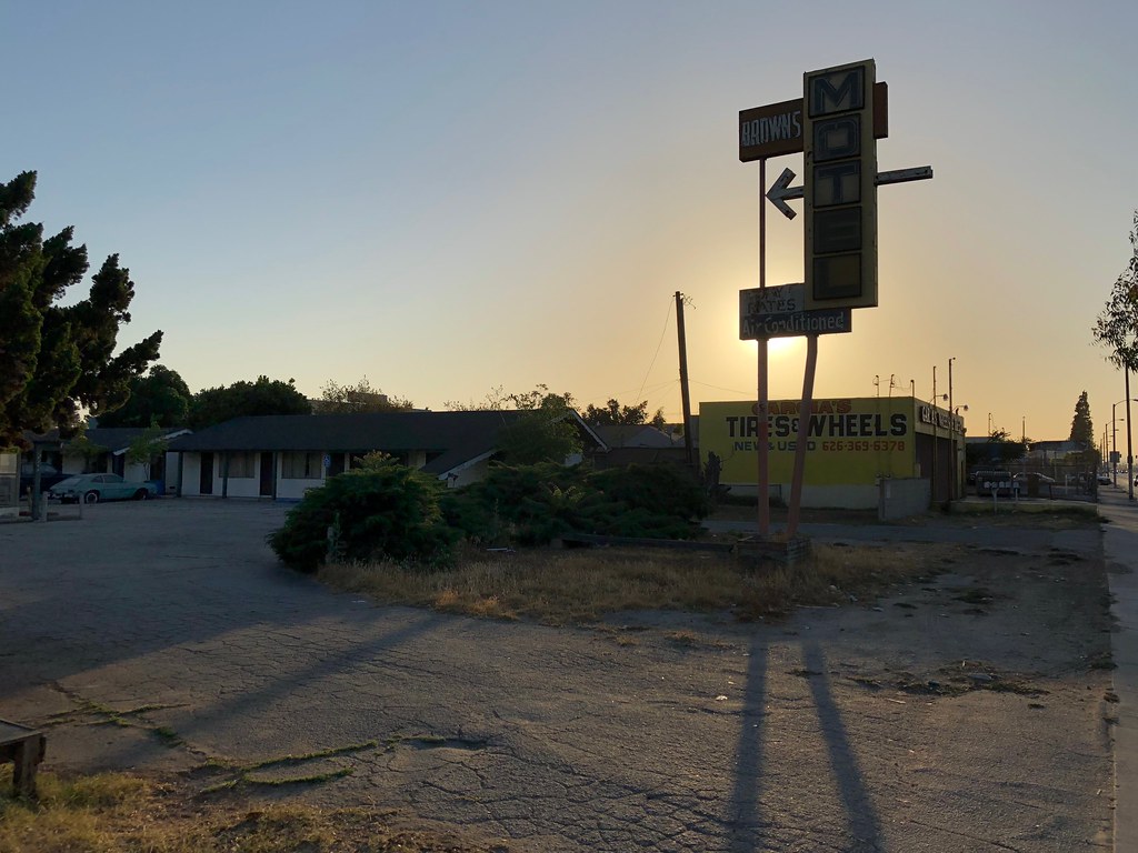 Brown's Motel 14248 Valley Blvd, La Puente, CA 91746 jericl cat Flickr