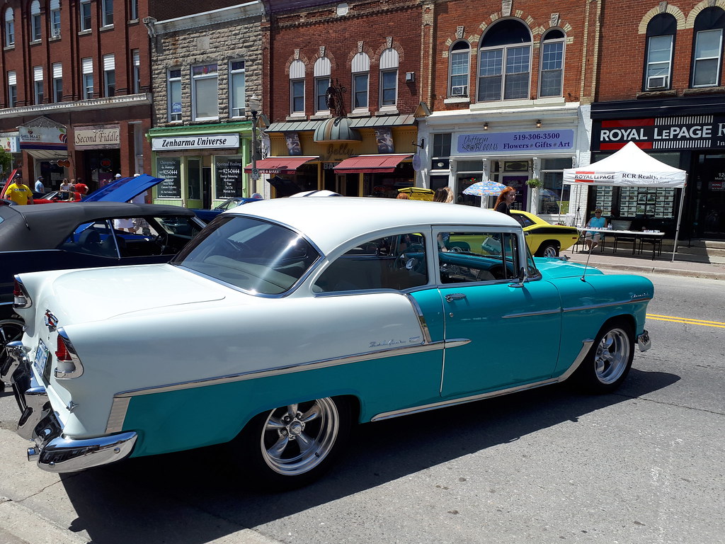 old cars in shelburne (5) oaktree_brian_1976 Flickr