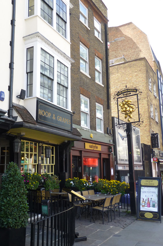Hoop & Grapes, London EC3. Aldgate High Street, London EC3… Flickr