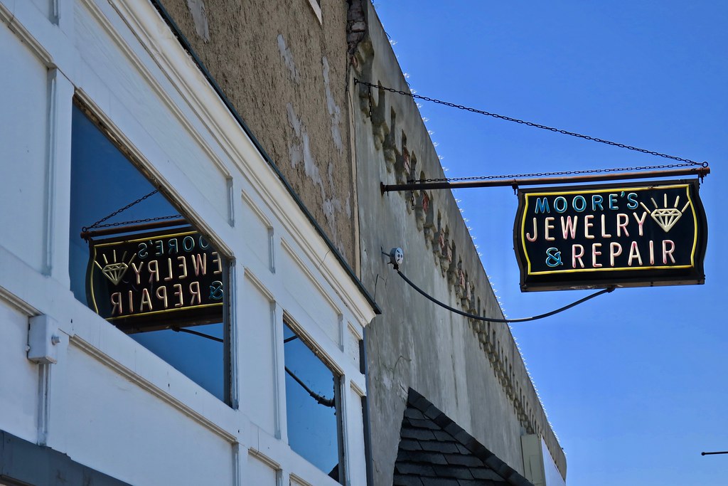Moore's Jewelry & Repair, Crawfordsville, IN Moore's Jewel… Flickr