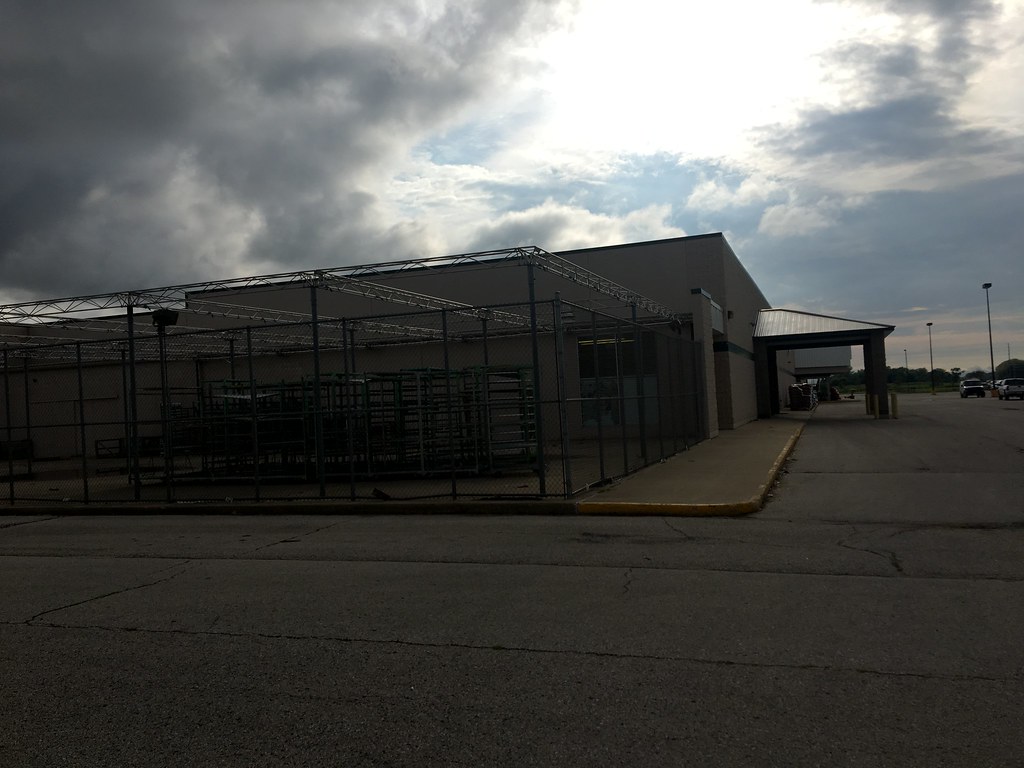 BomgaarsFormer Kmart, Spencer Iowa Kmart 7603 opened in … Flickr