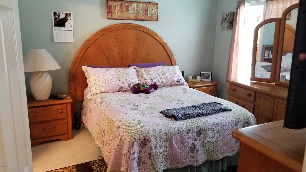 12 Just Listed Well Maintained Townhome in KENDALL POINTE… Flickr