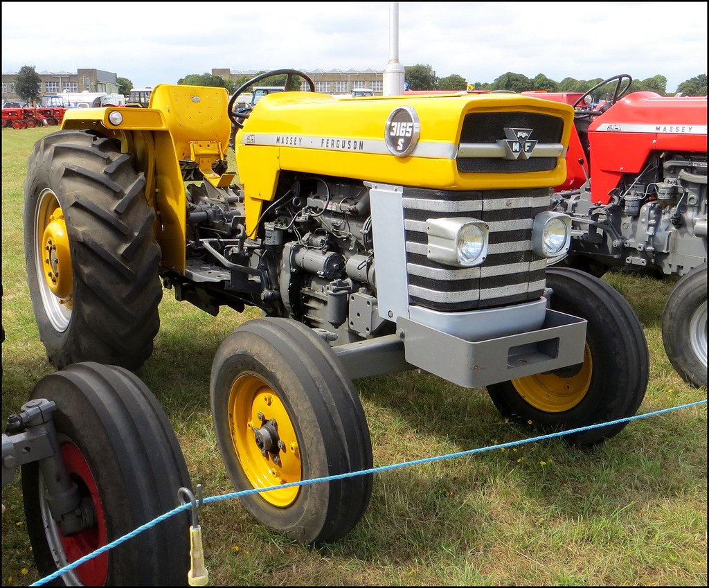 1965 Massey Ferguson 3165 S industrial tractor. Gloucester… Flickr