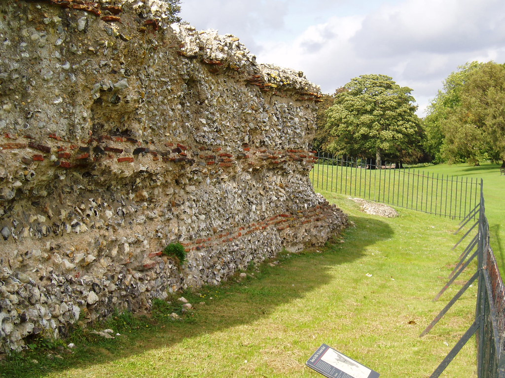 Roman walls A surviving section of the Roman walls paul cripps Flickr