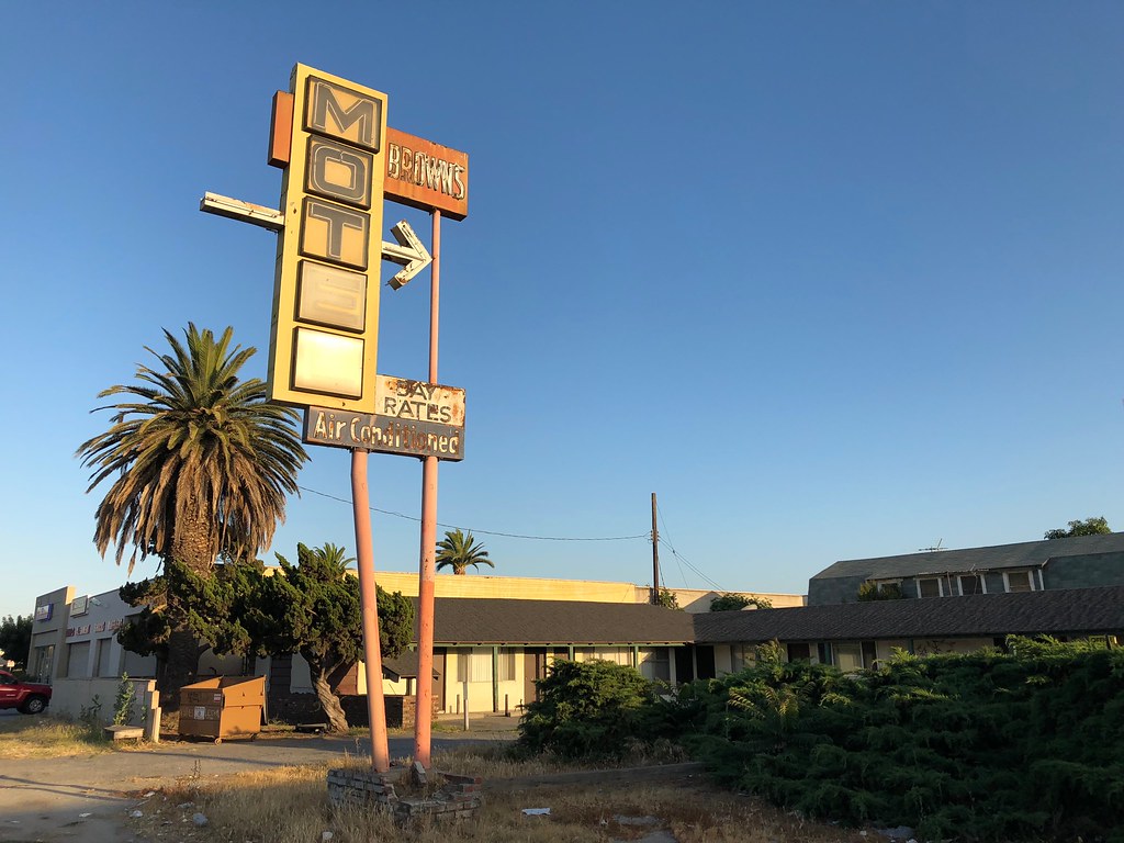 Brown's Motel 14248 Valley Blvd, La Puente, CA 91746 jericl cat Flickr