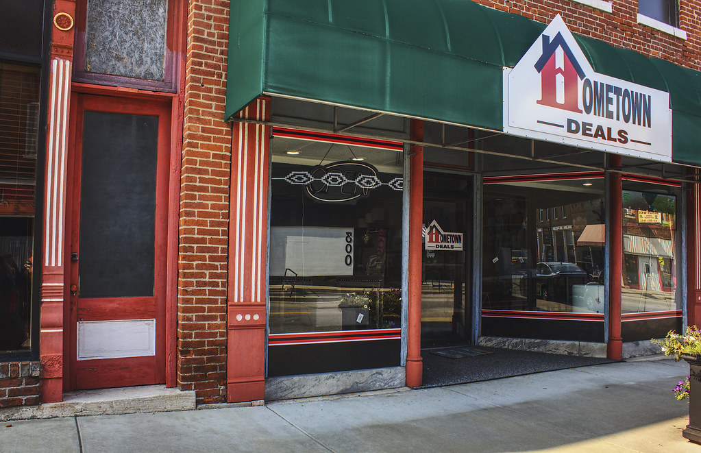 Anna, IL 01 Hometown Deals appears to be perhaps a Mesker … Flickr