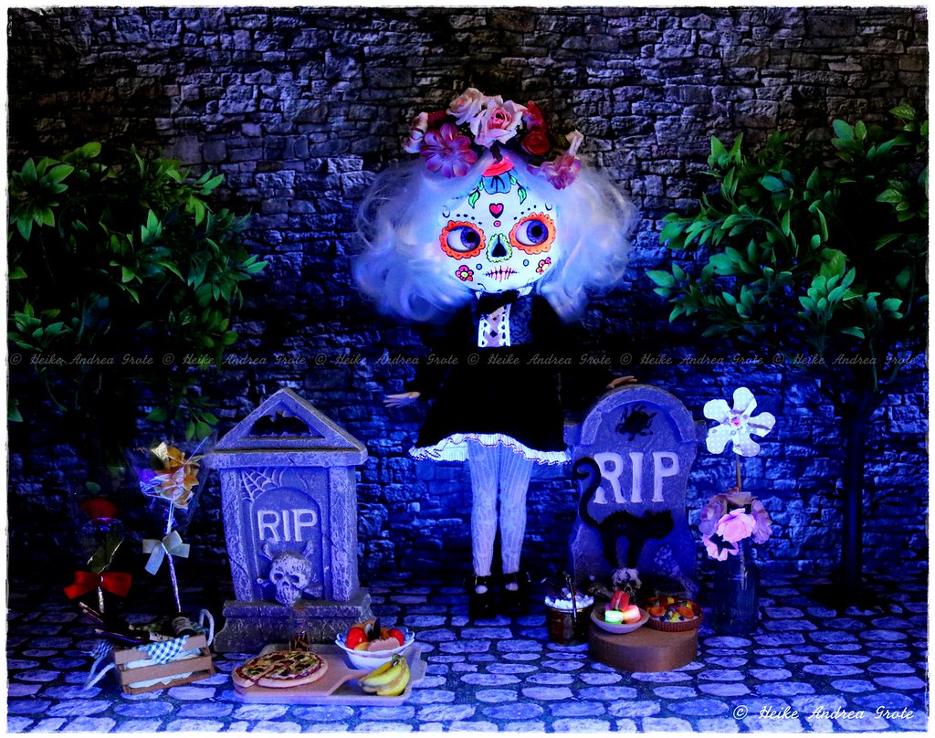 Hi I’m Rosalita! 🌺💀🌺 Rosalita at the day of the dead! … Flickr
