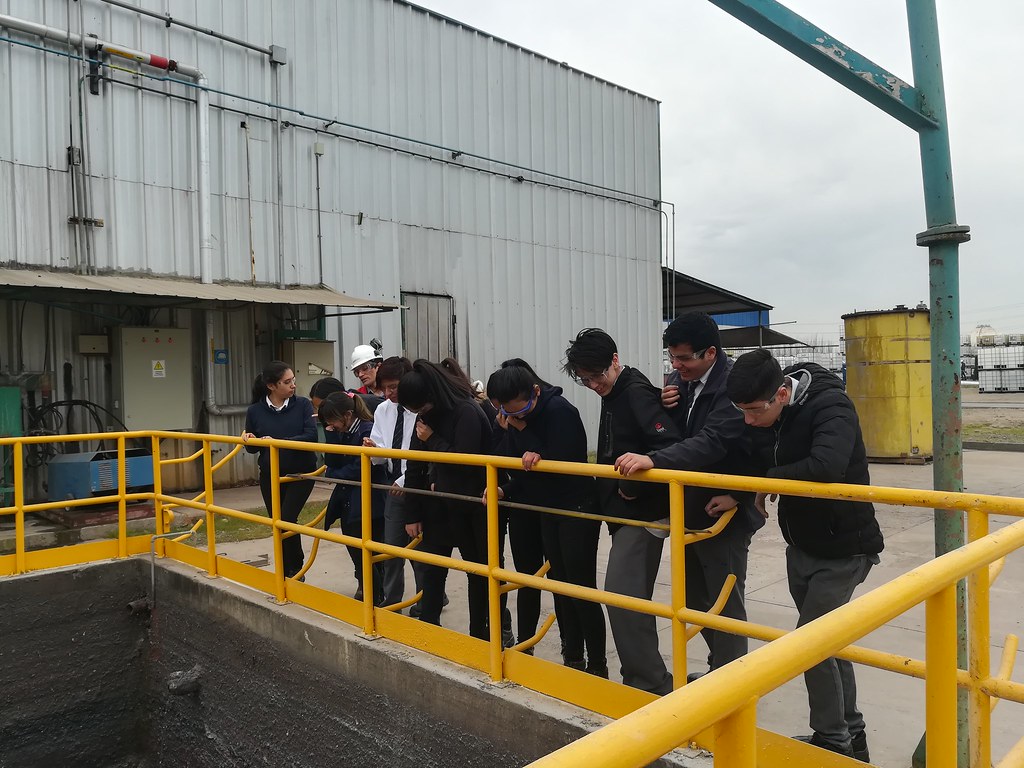 VISITA CLARIANT PLASTICS & COATINGS SEGUNDO MEDIO APRESTO ESPECIALIDAD DE QUÍMICA INDUSTRIAL