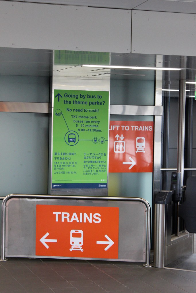 Wayfinding signs, Helensvale Station Philip Mallis Flickr