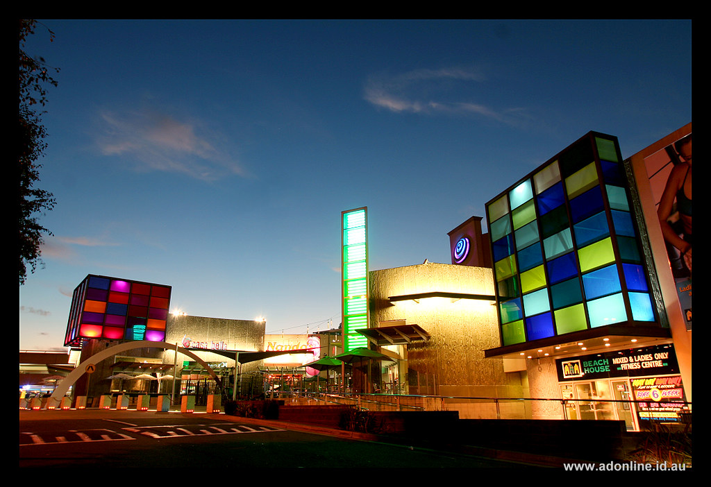 Northland Shopping Centre The entrance to the Northland Sh… Flickr