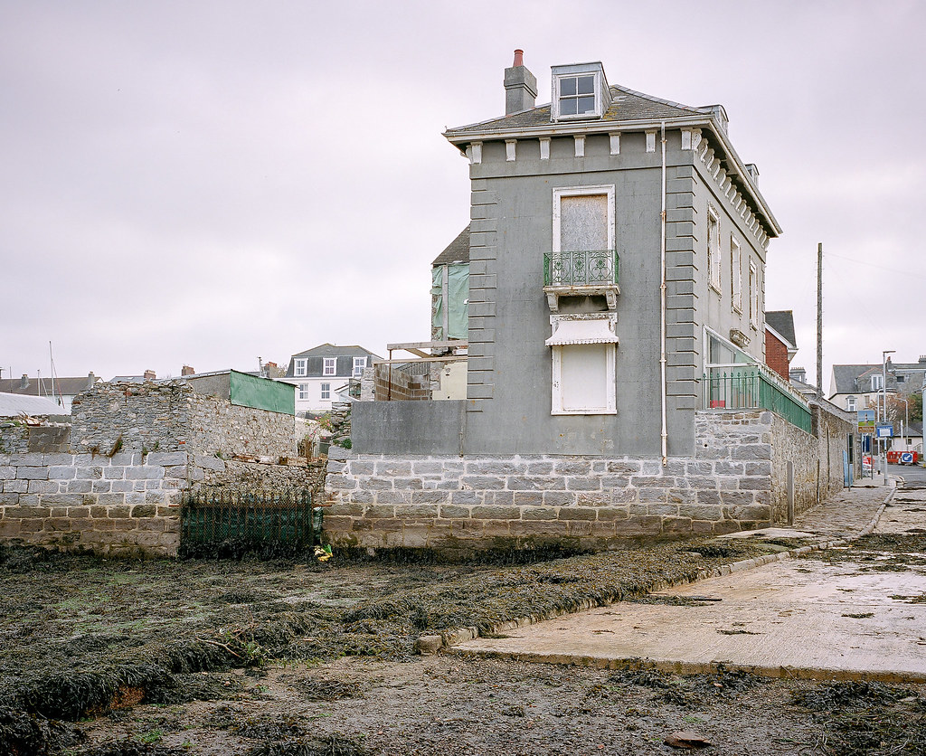 Stonehouse Pool 4 Plymouth, Devon Mamiya 7 65mm f4 Portra… David