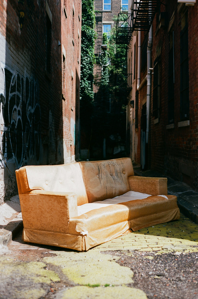 Alley Couch Cincinnati, OH. August 21, 2018. Shot on a Can… Flickr