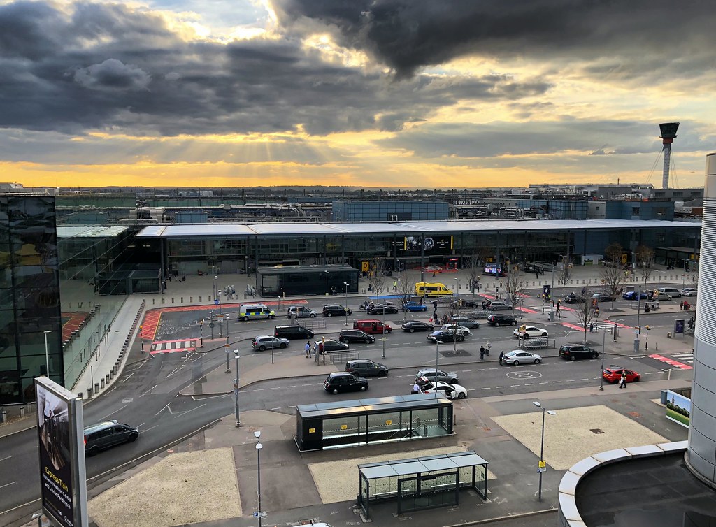 Heathrow T3 Heathrow Terminal 3 drop off area Timo NewtonSyms Flickr