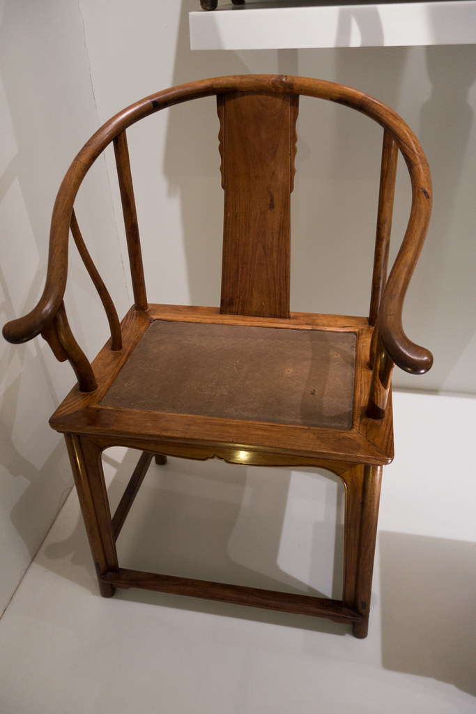 Antique chair design c. 1600 Victoria and Albert Museum, L… Flickr