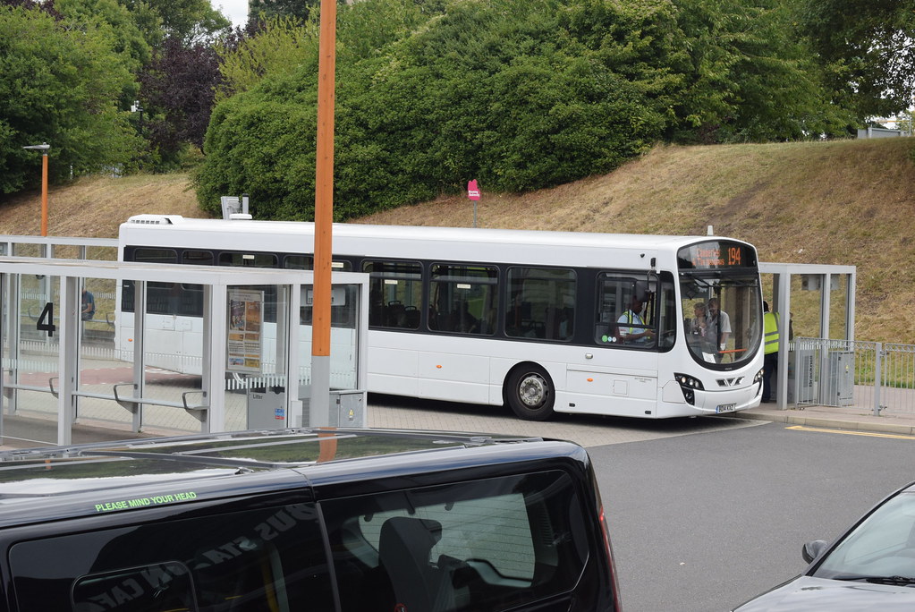CB BD14KXZ Bracknell bus station Courtney Buses Volvo B7… Flickr