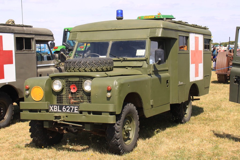 XBL627E 1967 Land Rover srs 2A Ambulance South Cerney Rall… Flickr